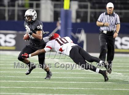 Thumbnail 1 in Cedar Hill vs. Guyer (Kirk Herbstreit National Kickoff Classic) photogallery.