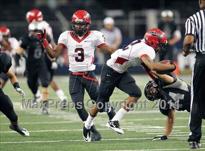 Thumbnail 1 in Cedar Hill vs. Guyer (Kirk Herbstreit National Kickoff Classic) photogallery.
