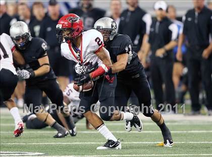 Thumbnail 1 in Cedar Hill vs. Guyer (Kirk Herbstreit National Kickoff Classic) photogallery.