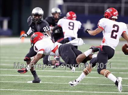 Thumbnail 2 in Cedar Hill vs. Guyer (Kirk Herbstreit National Kickoff Classic) photogallery.