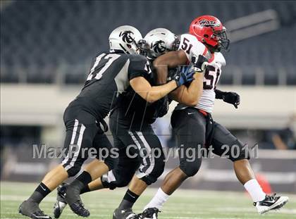 Thumbnail 2 in Cedar Hill vs. Guyer (Kirk Herbstreit National Kickoff Classic) photogallery.