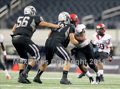 Thumbnail 2 in Cedar Hill vs. Guyer (Kirk Herbstreit National Kickoff Classic) photogallery.