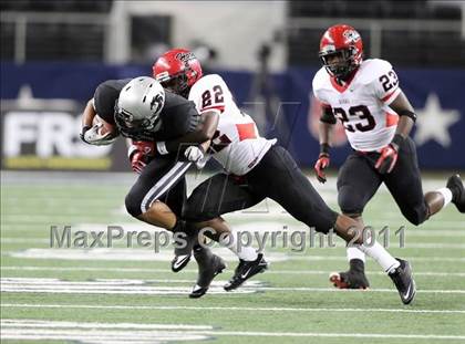 Thumbnail 3 in Cedar Hill vs. Guyer (Kirk Herbstreit National Kickoff Classic) photogallery.