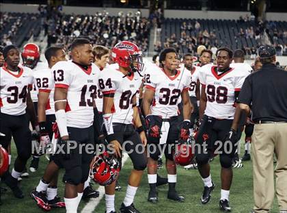 Thumbnail 3 in Cedar Hill vs. Guyer (Kirk Herbstreit National Kickoff Classic) photogallery.