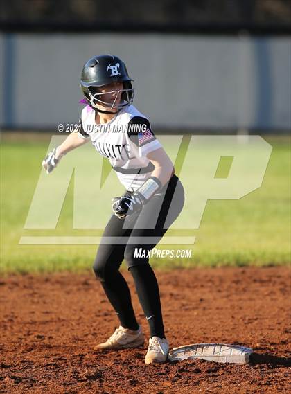 Thumbnail 2 in Mayflower @ Bauxite photogallery.