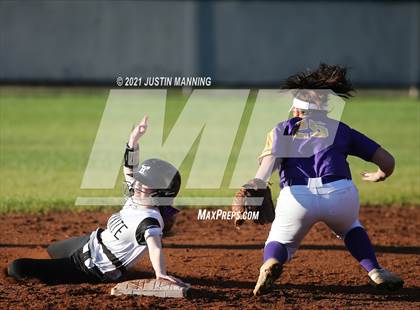 Thumbnail 1 in Mayflower @ Bauxite photogallery.