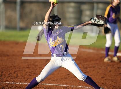 Thumbnail 1 in Mayflower @ Bauxite photogallery.
