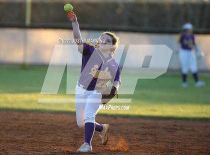 Thumbnail 1 in Mayflower @ Bauxite photogallery.