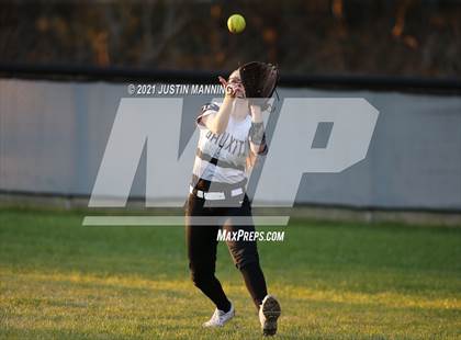 Thumbnail 2 in Mayflower @ Bauxite photogallery.