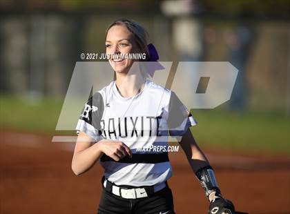 Thumbnail 1 in Mayflower @ Bauxite photogallery.