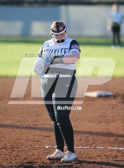 Thumbnail 2 in Mayflower @ Bauxite photogallery.