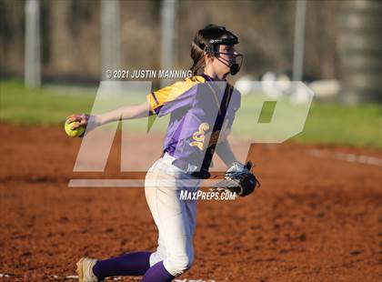 Thumbnail 1 in Mayflower @ Bauxite photogallery.