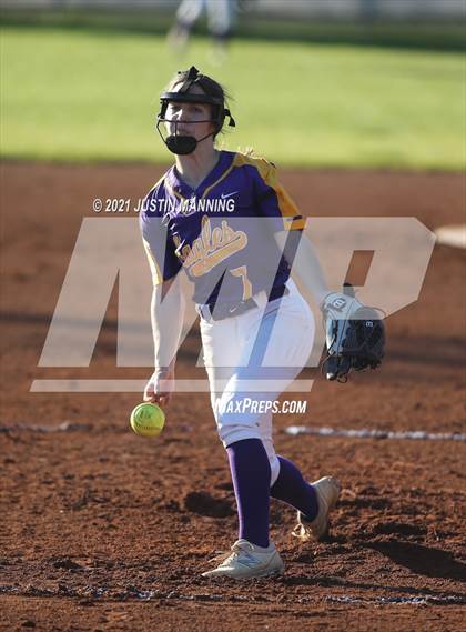 Thumbnail 1 in Mayflower @ Bauxite photogallery.