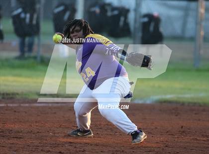 Thumbnail 1 in Mayflower @ Bauxite photogallery.
