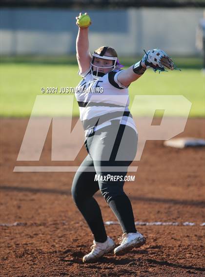 Thumbnail 2 in Mayflower @ Bauxite photogallery.