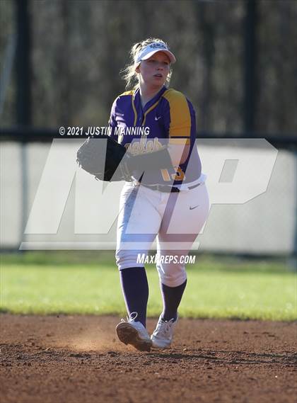 Thumbnail 1 in Mayflower @ Bauxite photogallery.