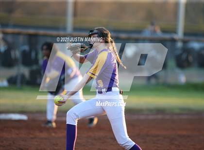 Thumbnail 1 in Mayflower @ Bauxite photogallery.