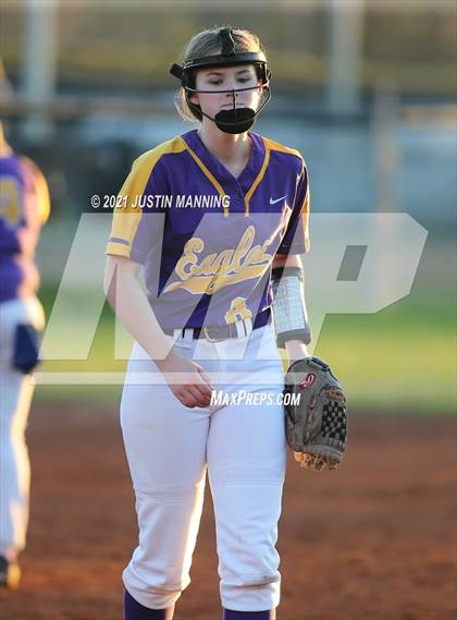 Thumbnail 3 in Mayflower @ Bauxite photogallery.