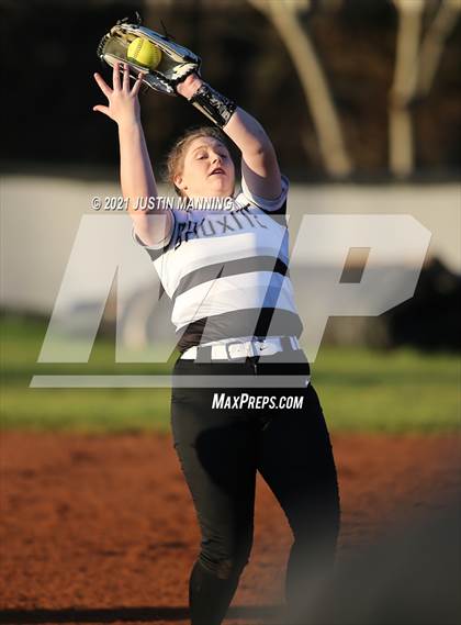 Thumbnail 3 in Mayflower @ Bauxite photogallery.