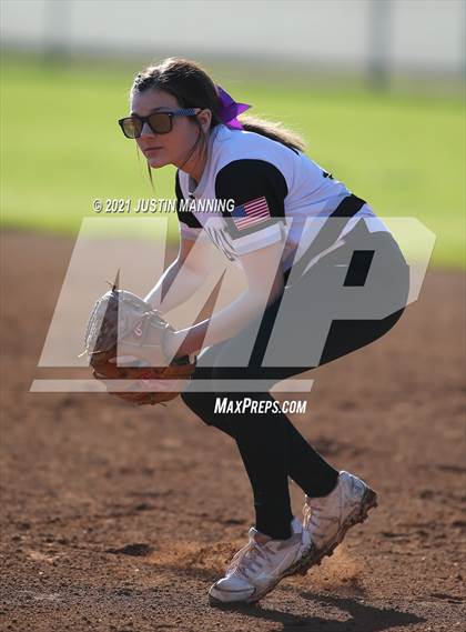 Thumbnail 1 in Mayflower @ Bauxite photogallery.