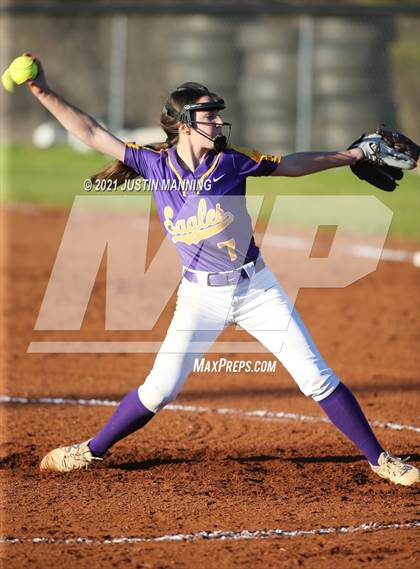 Thumbnail 1 in Mayflower @ Bauxite photogallery.