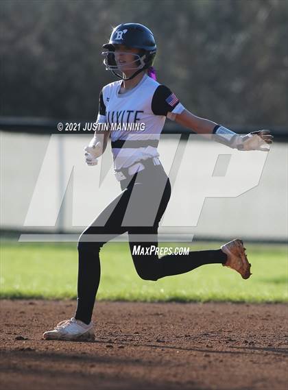 Thumbnail 1 in Mayflower @ Bauxite photogallery.