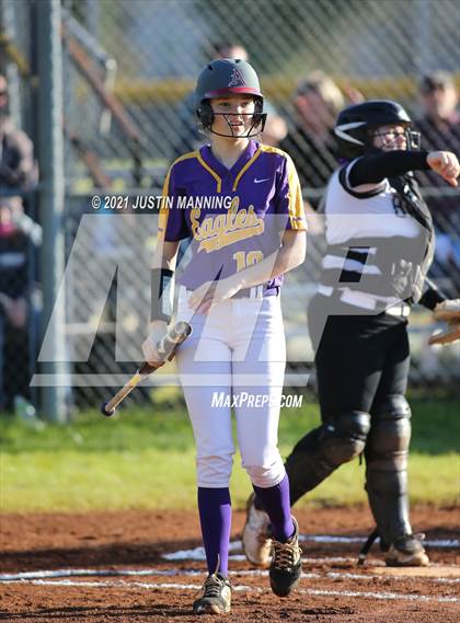 Thumbnail 1 in Mayflower @ Bauxite photogallery.