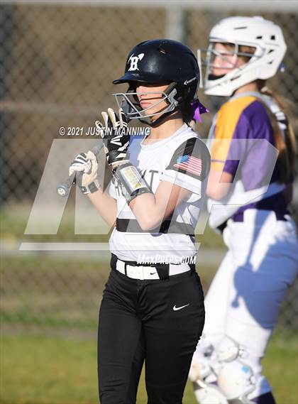 Thumbnail 1 in Mayflower @ Bauxite photogallery.