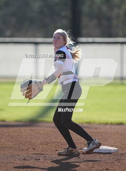 Thumbnail 1 in Mayflower @ Bauxite photogallery.