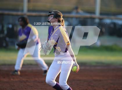 Thumbnail 3 in Mayflower @ Bauxite photogallery.