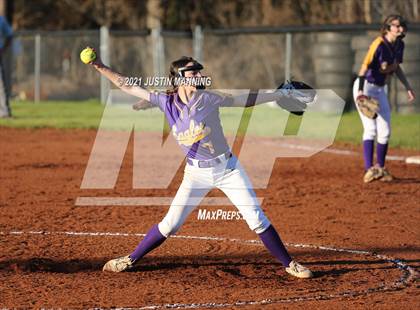 Thumbnail 1 in Mayflower @ Bauxite photogallery.