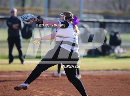 Thumbnail 1 in Mayflower @ Bauxite photogallery.