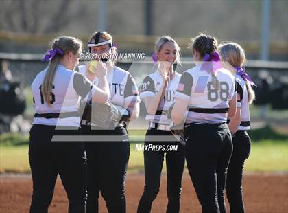 Thumbnail 1 in Mayflower @ Bauxite photogallery.