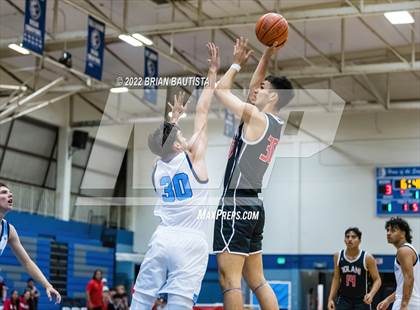 Thumbnail 3 in 'Iolani vs Kailua (Surfrider Holiday Classic) photogallery.