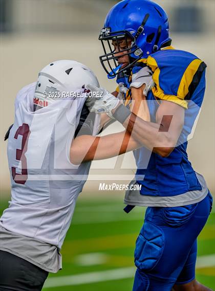 Thumbnail 3 in Waller vs. Channelview (Scrimmage) photogallery.