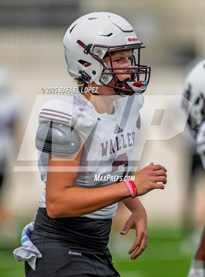 Thumbnail 3 in Waller vs. Channelview (Scrimmage) photogallery.