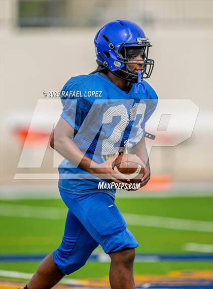 Thumbnail 2 in Waller vs. Channelview (Scrimmage) photogallery.