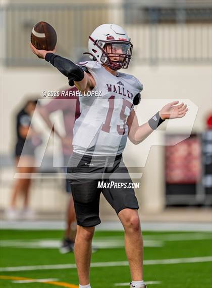 Thumbnail 2 in Waller vs. Channelview (Scrimmage) photogallery.