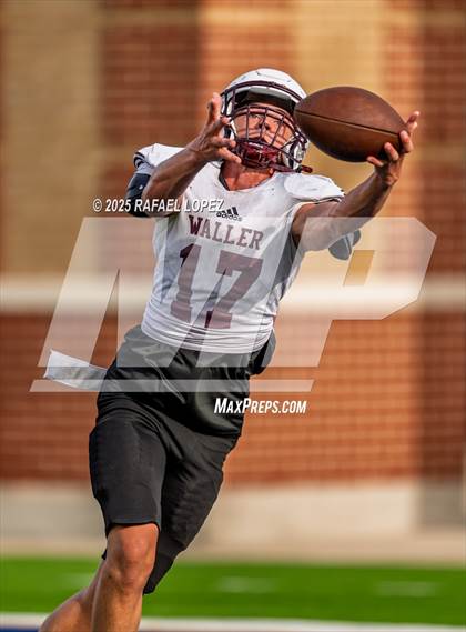Thumbnail 1 in Waller vs. Channelview (Scrimmage) photogallery.
