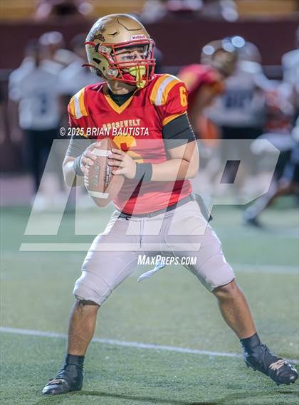 Thumbnail 2 in Roosevelt vs. Pearl City (HHSAA Division 2 Round 1) photogallery.