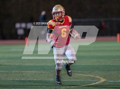 Thumbnail 2 in Roosevelt vs. Pearl City (HHSAA Division 2 Round 1) photogallery.