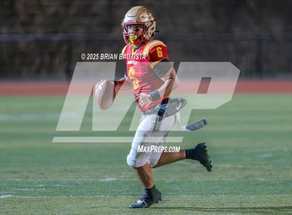 Thumbnail 1 in Roosevelt vs. Pearl City (HHSAA Division 2 Round 1) photogallery.