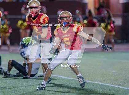 Thumbnail 1 in Roosevelt vs. Pearl City (HHSAA Division 2 Round 1) photogallery.