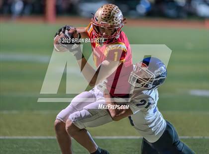 Thumbnail 2 in Roosevelt vs. Pearl City (HHSAA Division 2 Round 1) photogallery.