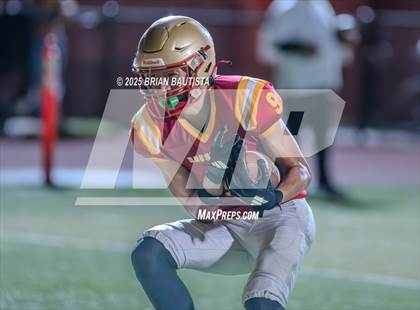 Thumbnail 3 in Roosevelt vs. Pearl City (HHSAA Division 2 Round 1) photogallery.