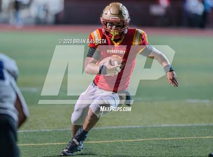 Thumbnail 3 in Roosevelt vs. Pearl City (HHSAA Division 2 Round 1) photogallery.