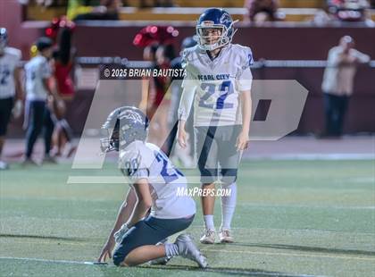 Thumbnail 3 in Roosevelt vs. Pearl City (HHSAA Division 2 Round 1) photogallery.