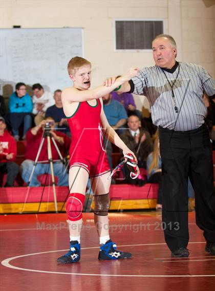 Thumbnail 3 in Jamesville-DeWitt/Christian Brothers Acadamy vs. Fulton Heights photogallery.