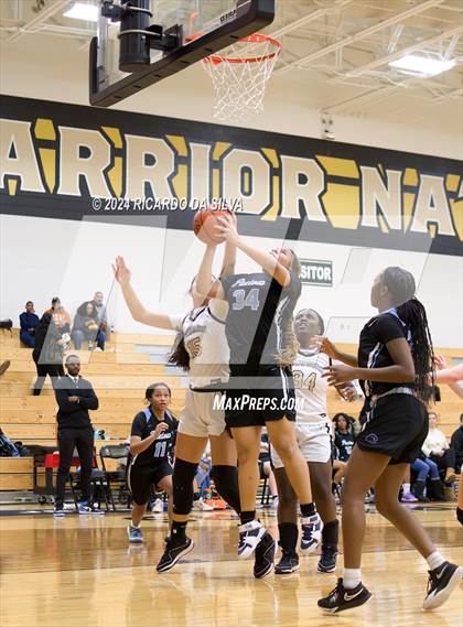 Thumbnail 3 in Jordan vs Paetow photogallery.