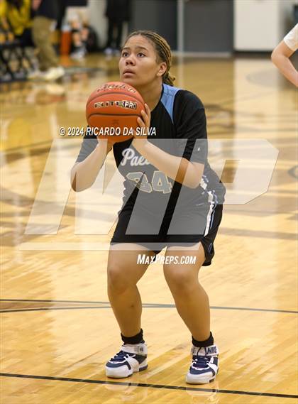 Thumbnail 3 in Jordan vs Paetow photogallery.
